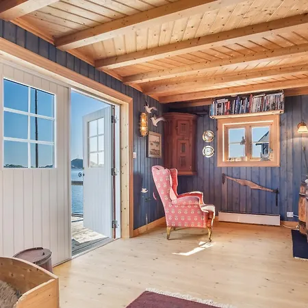 Caspara Authentic Rorbu View In Lofoten *
