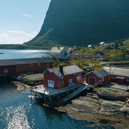 Caspara Authentic Rorbu View In Lofoten