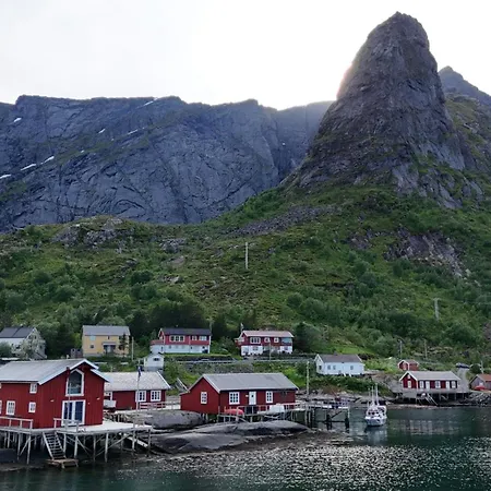 Caspara Authentic Rorbu View In Lofoten