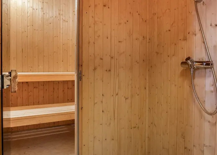 Casp-ara Rorbu In Reine, Lofoten - Amazing View- Sauna Included * Reine