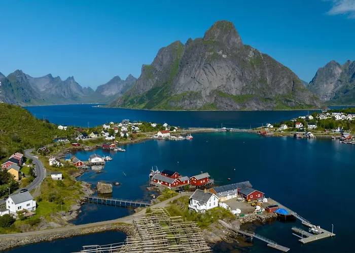 Casp-ara Rorbu In Reine, Lofoten - Amazing View- Sauna Included *