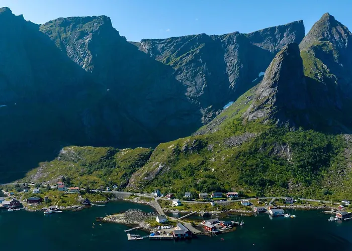 Casp-ara Rorbu In Reine, Lofoten - Amazing View- Sauna Included *