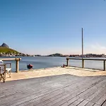 Casp-ara Rorbu In Reine, Lofoten - Amazing View- Sauna Included Tatil Evi *