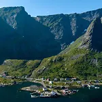 Casp-ara Rorbu In Reine, Lofoten - Amazing View- Sauna Included *