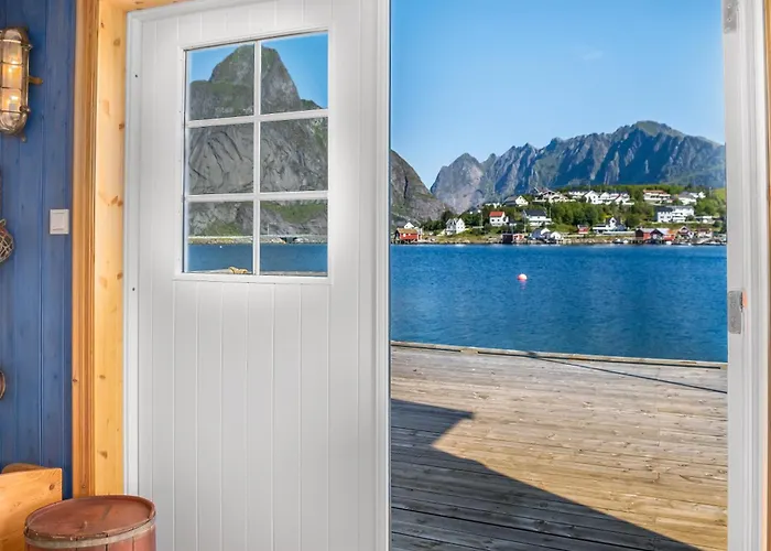 Casp-ara Rorbu In Reine, Lofoten - Amazing View- Sauna Included Hébergement de vacances *