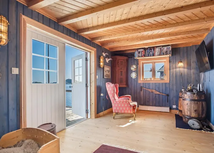 Casp-ara Rorbu In Reine, Lofoten - Amazing View- Sauna Included *