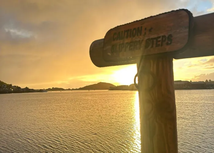 Casp-ara Rorbu In Reine, Lofoten - Amazing View- Sauna Included *